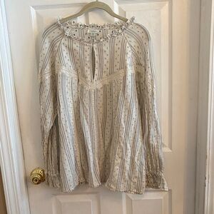 Sundance Women’s XL Cream and Gray Lace Patterned cuff sleeve blouse top